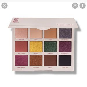 NWT 👁 Persona Idenitity Two EyeShadow Palette